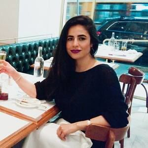 Meet your Posher, Mona